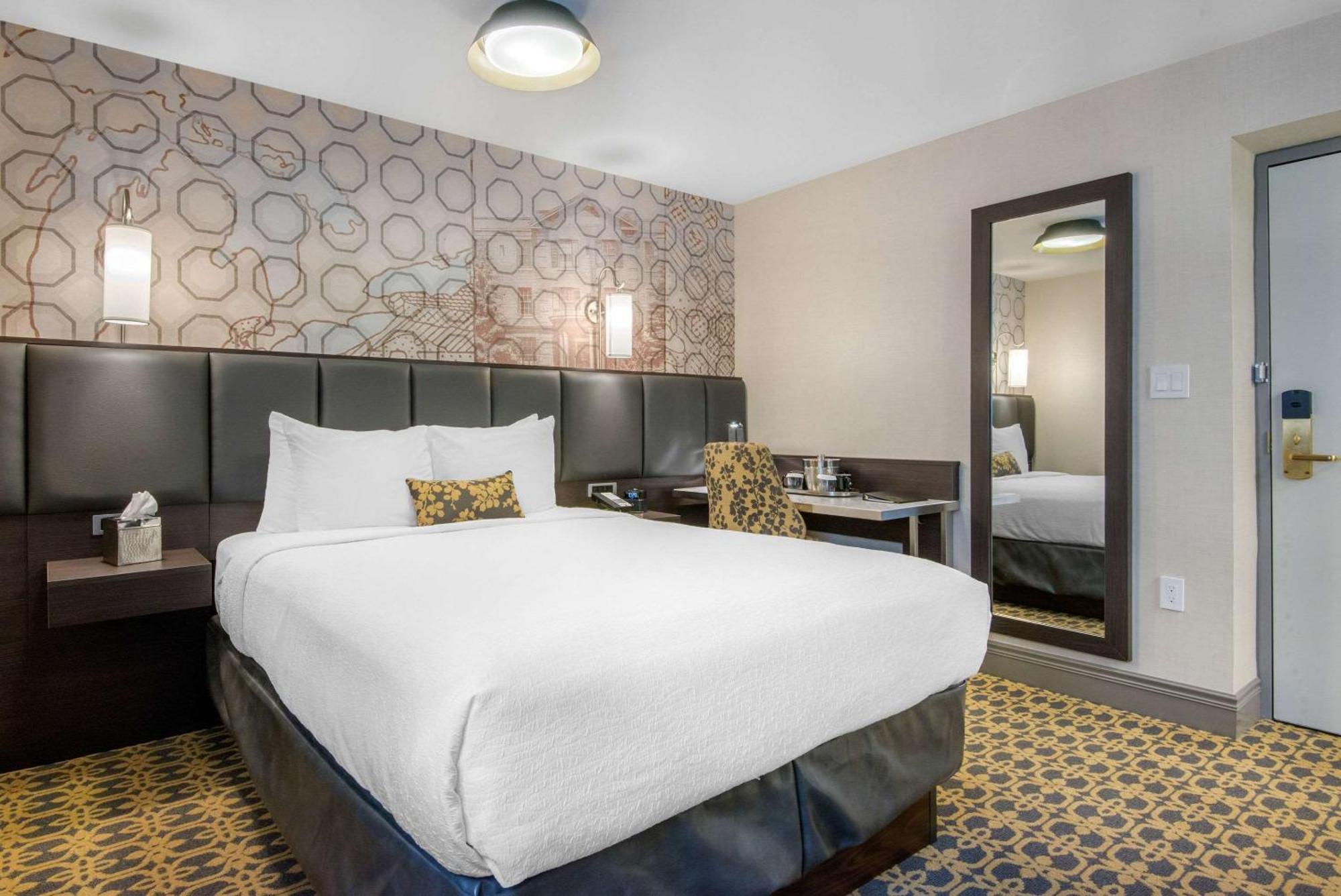 The Champlain Waterfront Hotel Ascend Hotel Collection Ориллия Экстерьер фото