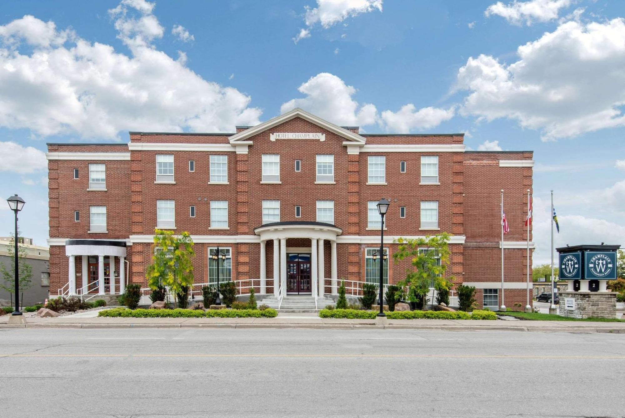 The Champlain Waterfront Hotel Ascend Hotel Collection Ориллия Экстерьер фото