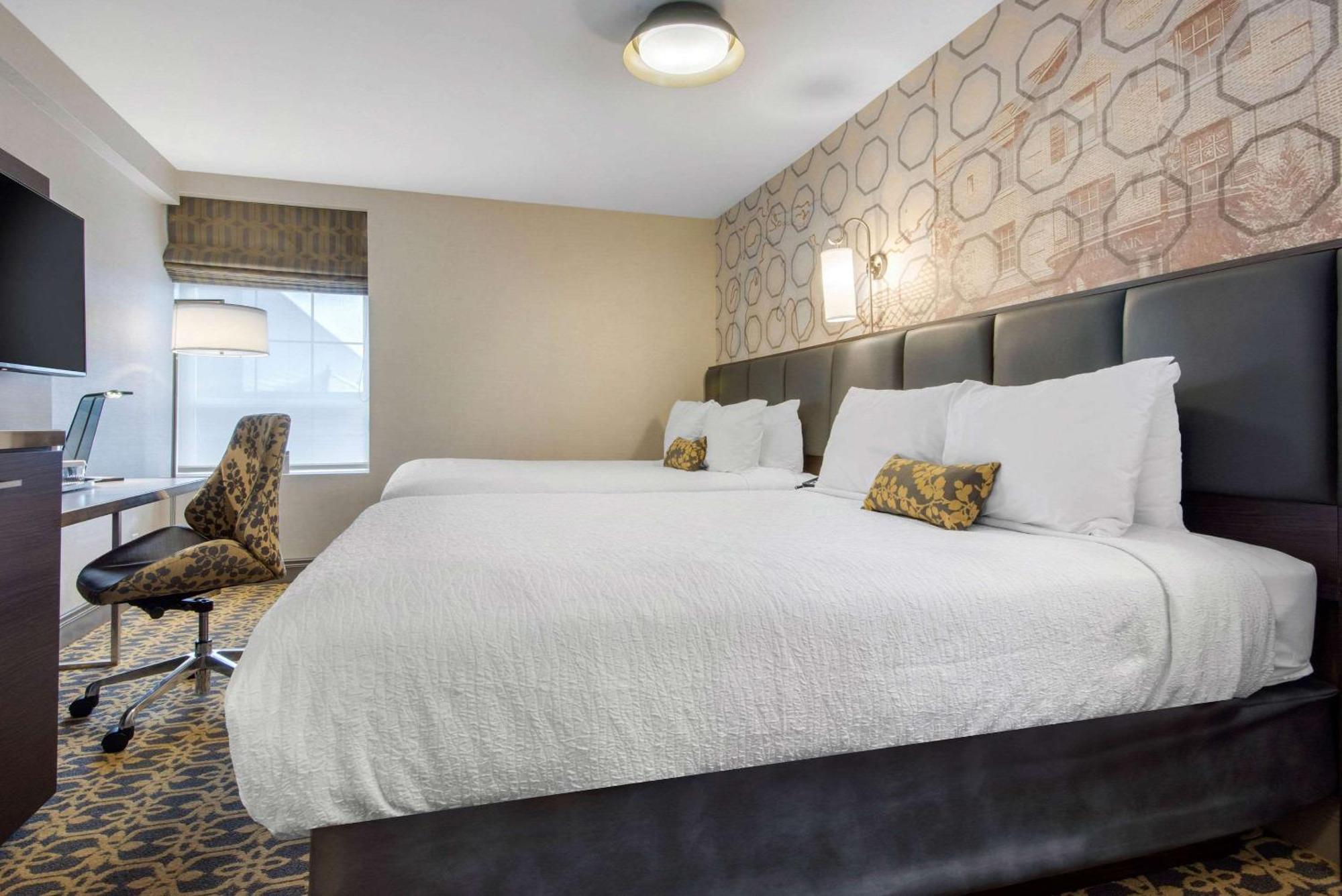 The Champlain Waterfront Hotel Ascend Hotel Collection Ориллия Экстерьер фото