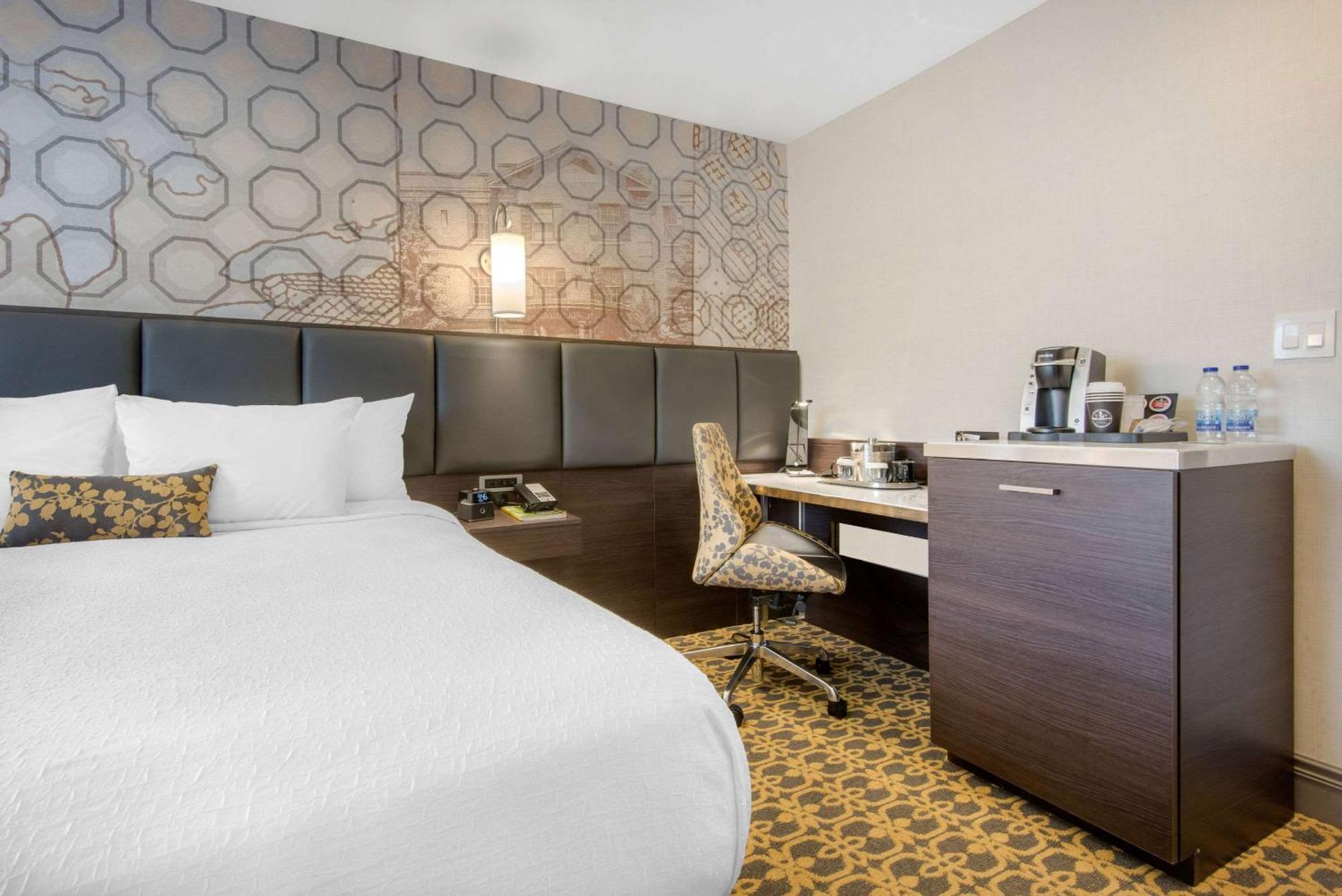 The Champlain Waterfront Hotel Ascend Hotel Collection Ориллия Экстерьер фото
