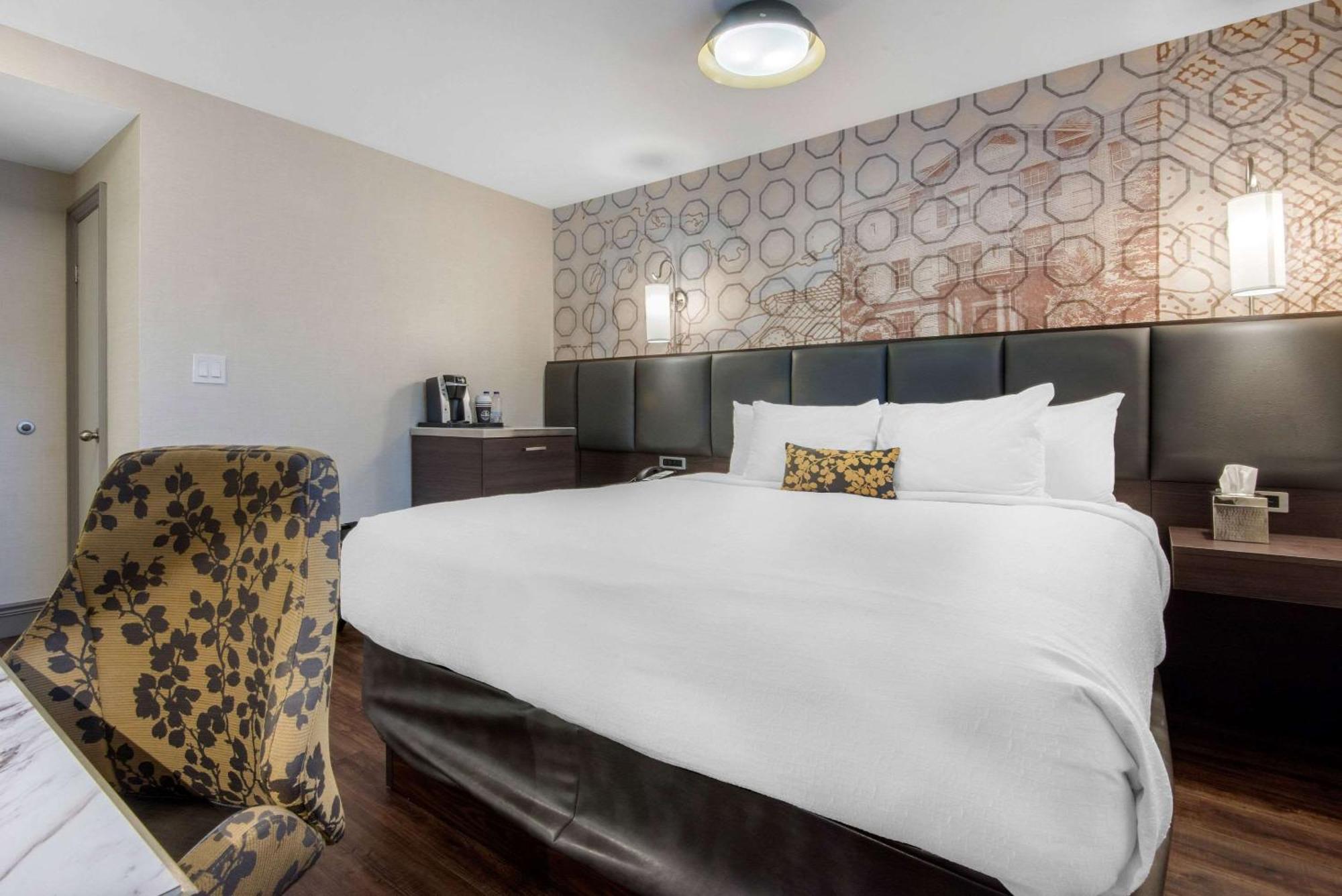 The Champlain Waterfront Hotel Ascend Hotel Collection Ориллия Экстерьер фото