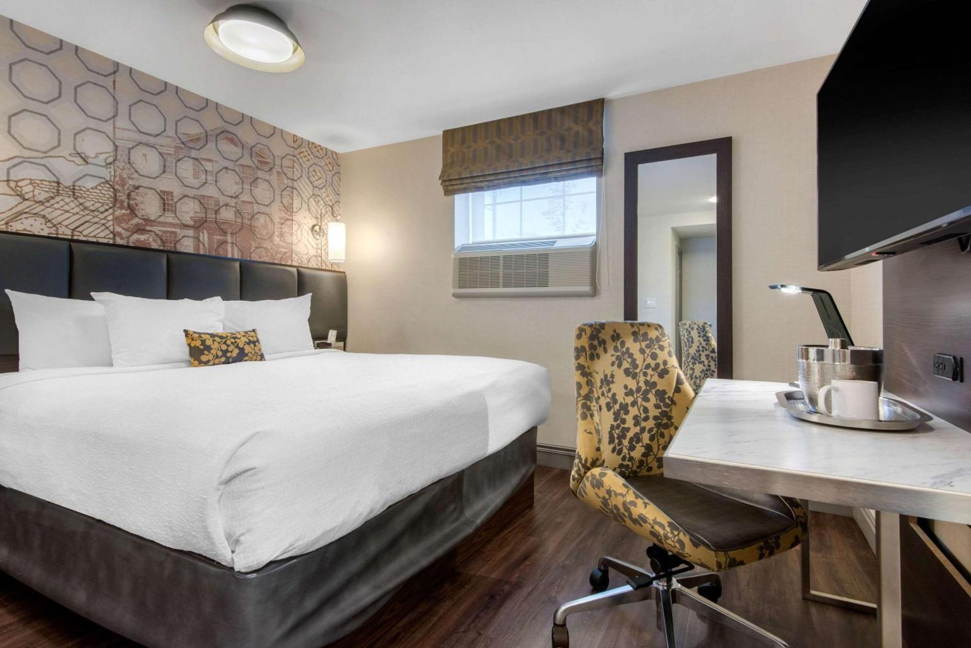 The Champlain Waterfront Hotel Ascend Hotel Collection Ориллия Экстерьер фото
