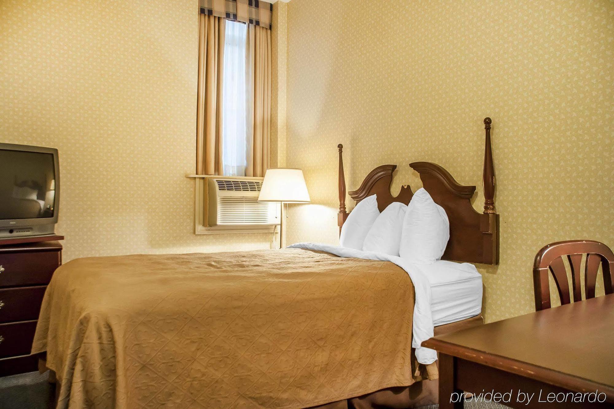 The Champlain Waterfront Hotel Ascend Hotel Collection Ориллия Экстерьер фото