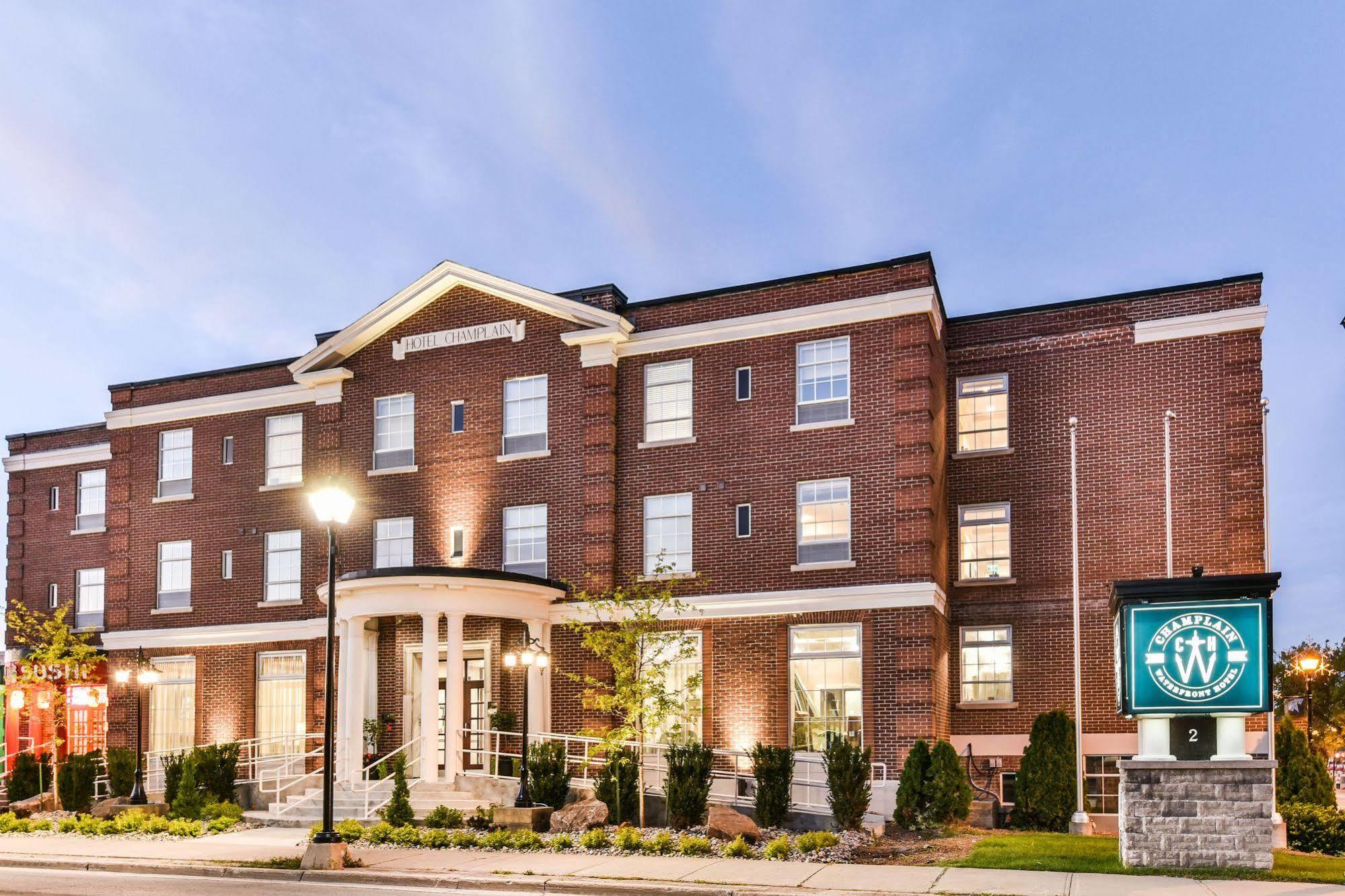 The Champlain Waterfront Hotel Ascend Hotel Collection Ориллия Экстерьер фото