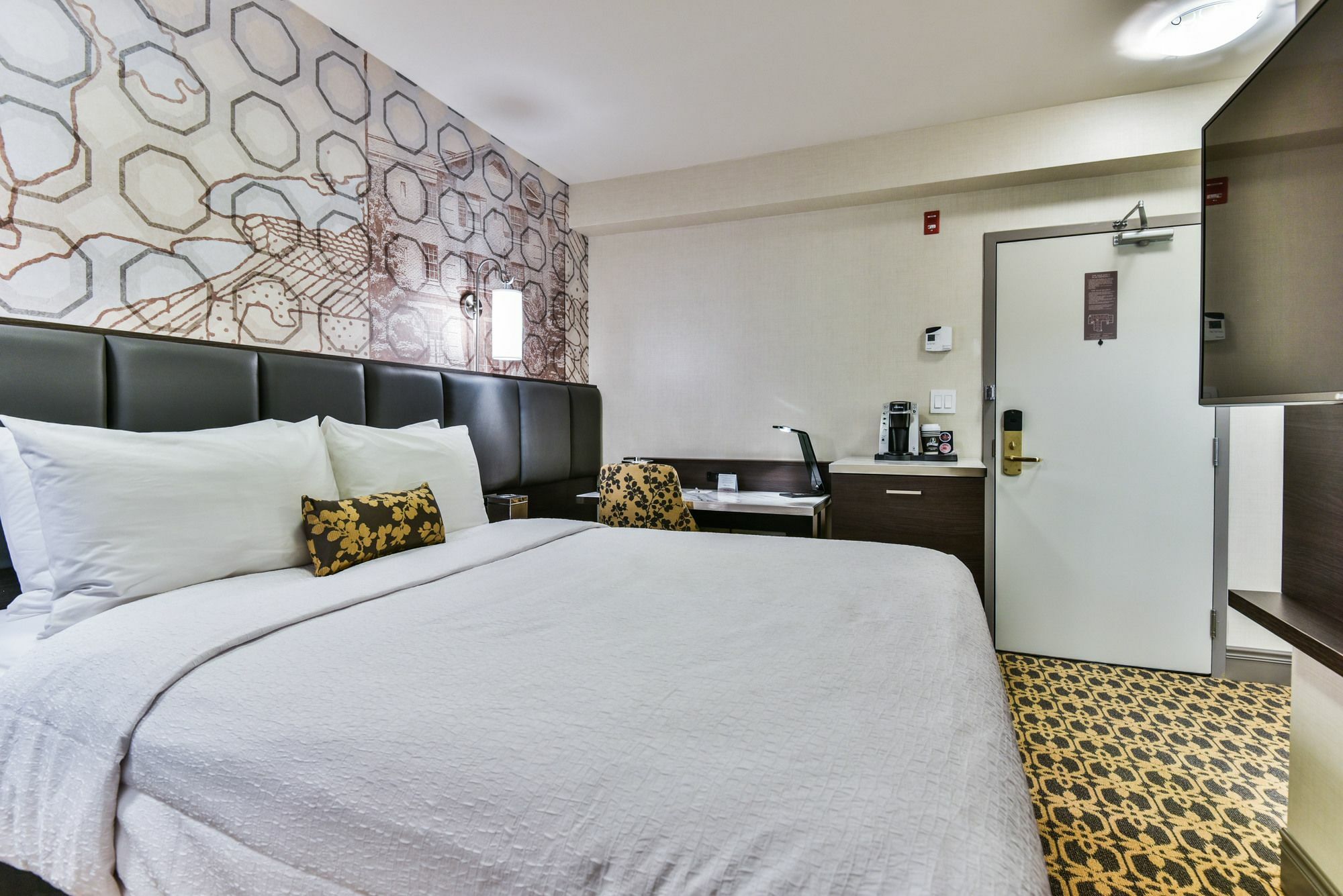 The Champlain Waterfront Hotel Ascend Hotel Collection Ориллия Экстерьер фото